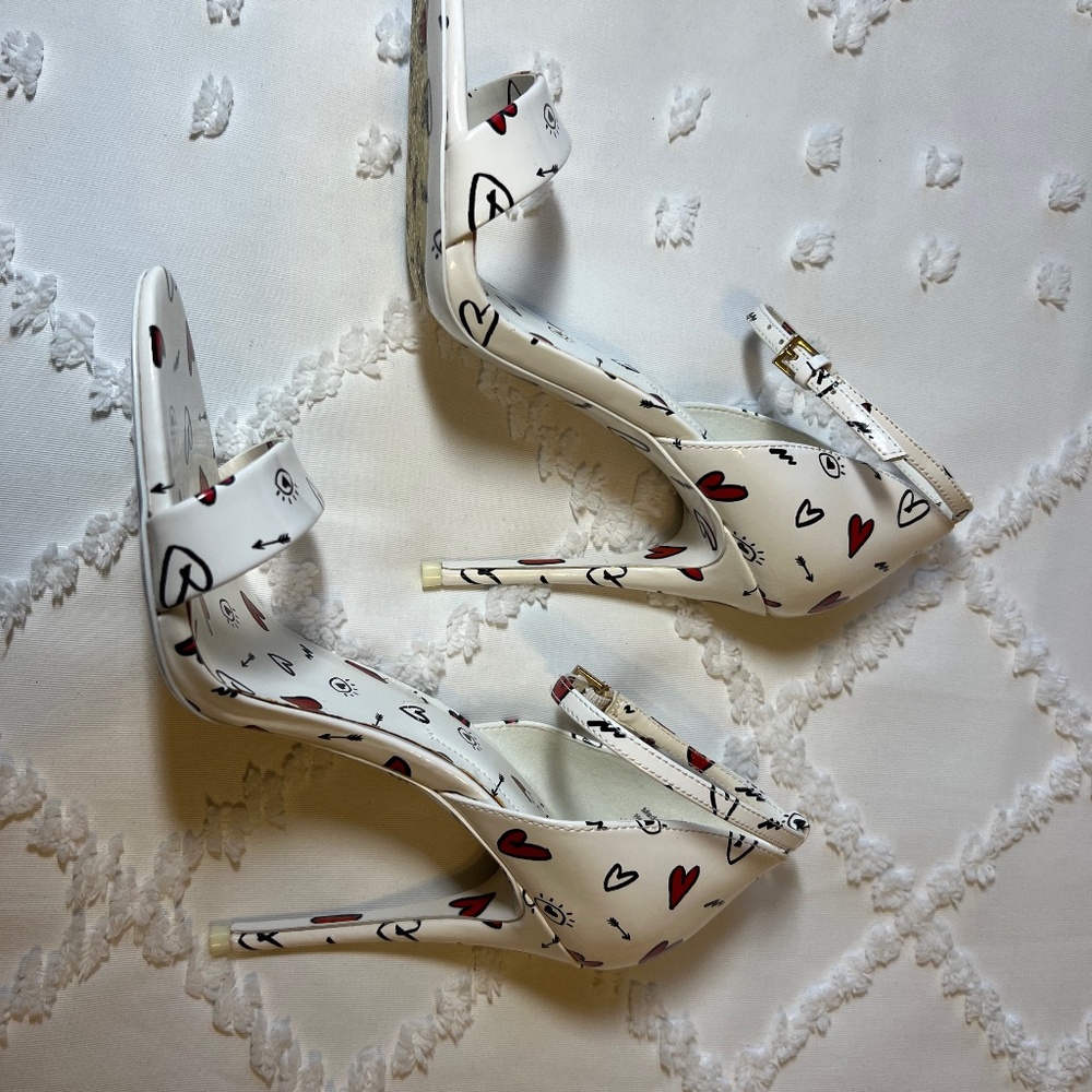 ALDO Brandii Milk Kiss Limited Edition Red Heart Heels SIZE 7.5 - Picture 6 of 15